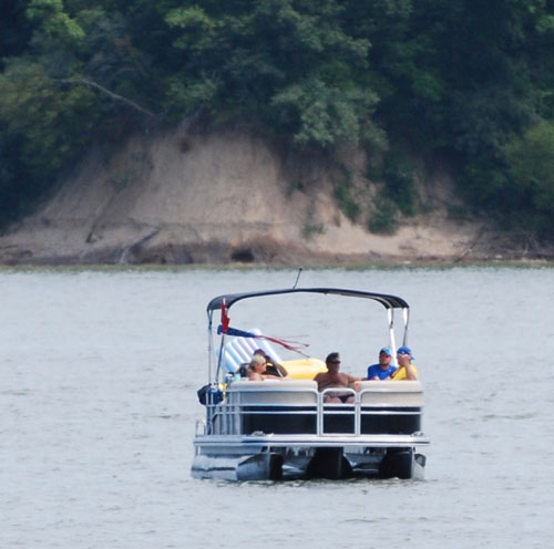 pontoon on lake shelbyville